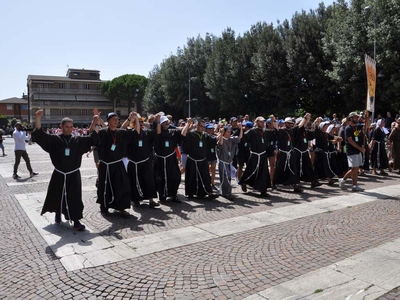 2 agosto, arrivo dei marciatori a S. Maria degli Angeli